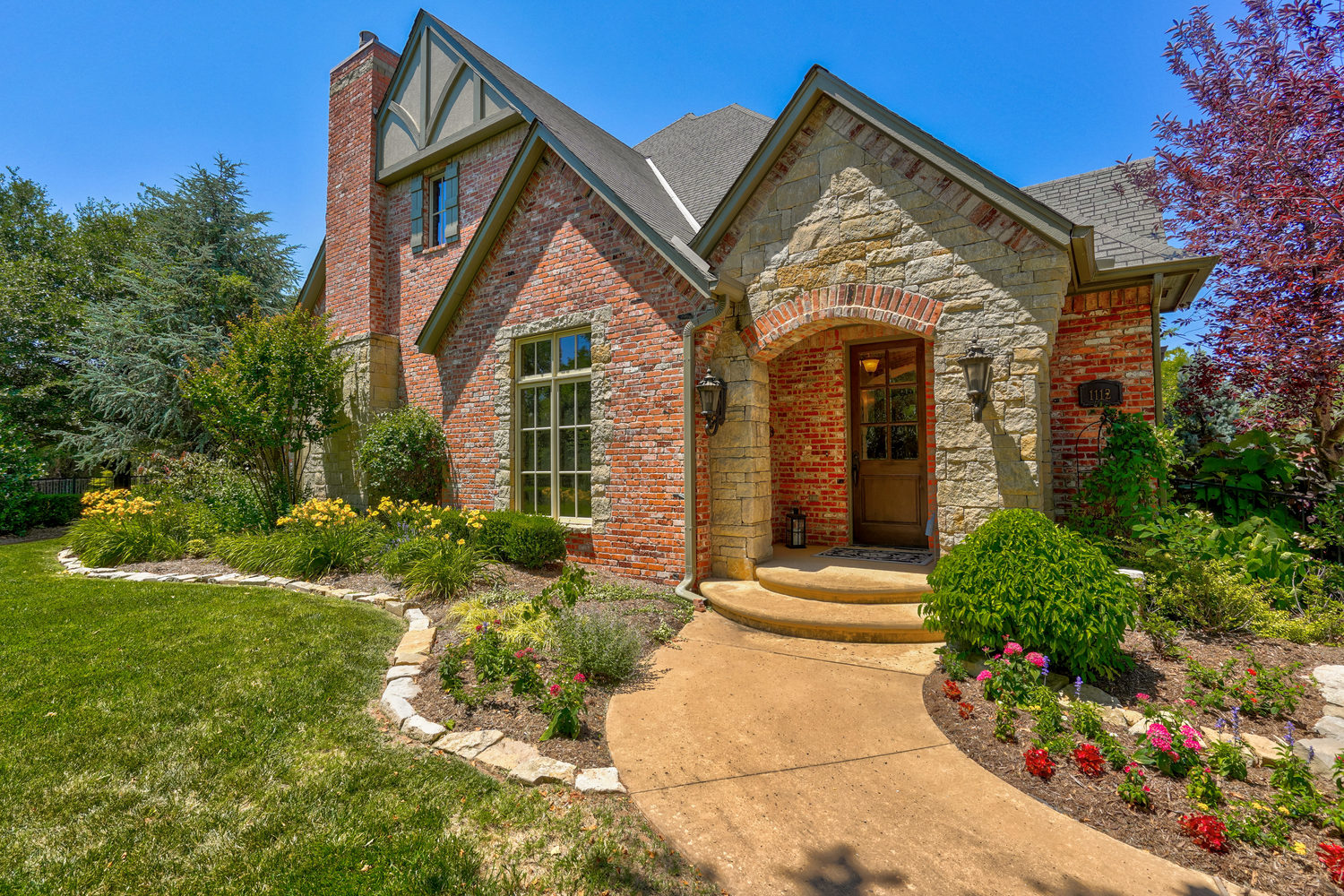 1112 Villas Creek Court Edmond, OK 73003 Nested Tours